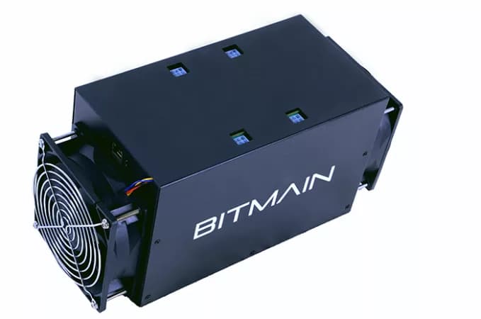 Bitmain Antminer S3 (478Gh) asic miner on white background